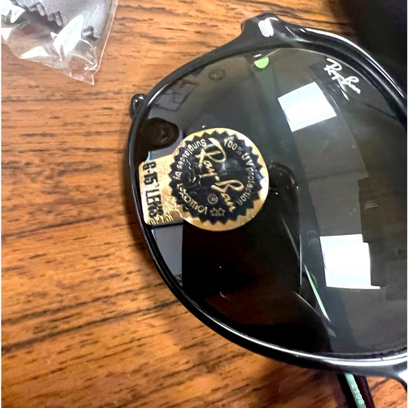 Black Rayban brand new - Picture 3 of 3